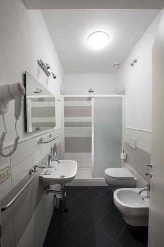 Superior Double or Twin Room with No View image 3
