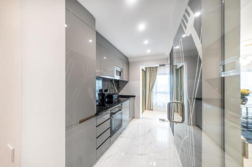 Luxury 1BR Apartment