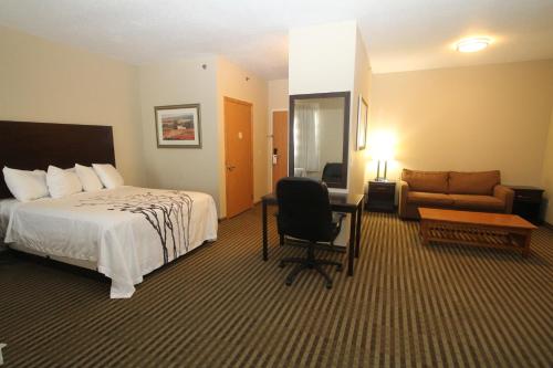 Bowman Inn and Suites - image 14