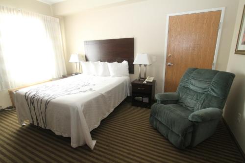 Bowman Inn and Suites - image 12