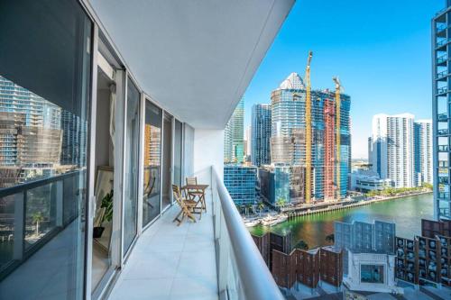Iconic Icon Brickell Unit - Pool & Ocean Views