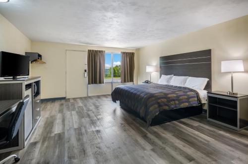 Alpine Motel - image 11