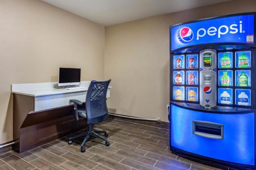 Quality Inn & Suites - image 9