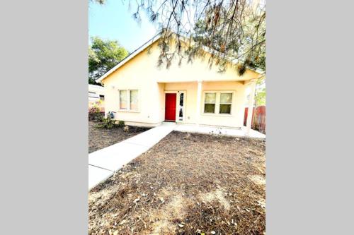 Luxury 3BR 2bath SFH, central UC Davis & DT