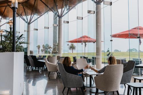 مطعم, Rydges Formosa Golf Resort in اوكلاند الشرق