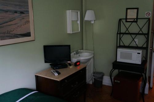463 Beacon Street Guest House Image 34