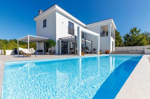 Luxury Villa Valhalla with Private Pool - Accommodation - Barat