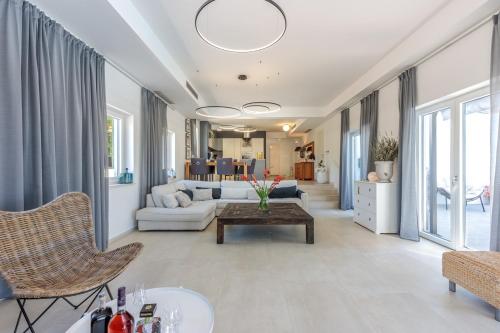 Luxury Villa Valhalla with Private Pool in Barat