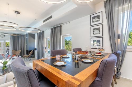 Iekārtas, Luxury Villa Valhalla with Private Pool in Barat