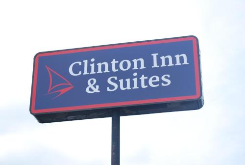 Clinton Inn & Suites - 출입구