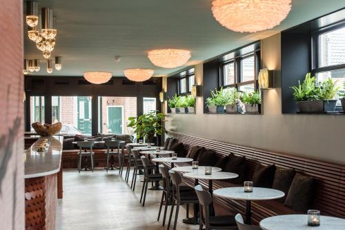 Εστιατόριο, Fietshotel Zee van Tijd Holwerd in Ντόνγκεραντίλ