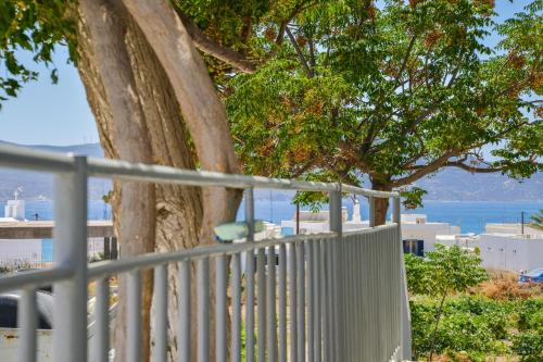 Tzoka's Apartments in เกาะมีลอส