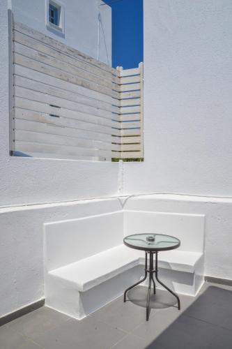 Tzoka's Apartments in Milos Island