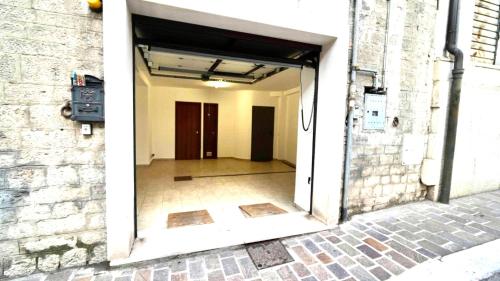Entrance, ChSuite & PrivateParking - Corso 18 Agosto - Apartment in Potenza