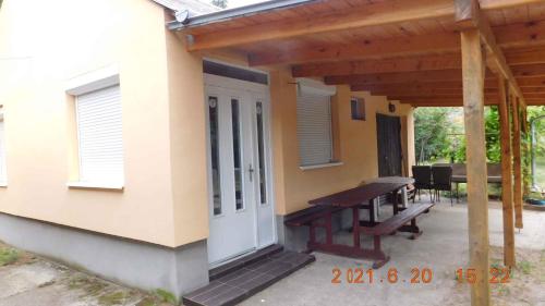 Holiday home in Balatonmariafürdo 26831 - Location saisonnière - Balatonmáriafürdő