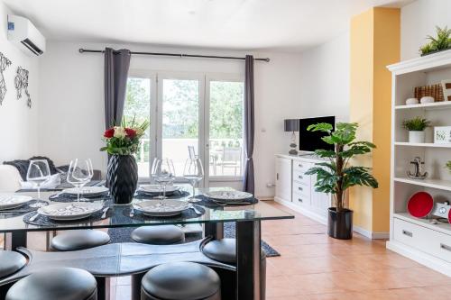 Facilities, Le Grand Thao in Parc Residentiel de l'Esterel