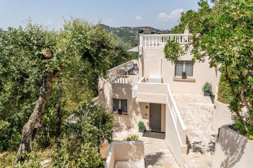 Facilities, Le Grand Thao in Parc Residentiel de l'Esterel