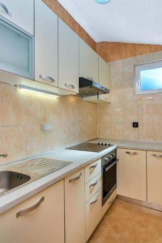 Apartment Rubin-4 by Interhome in Zastražišće