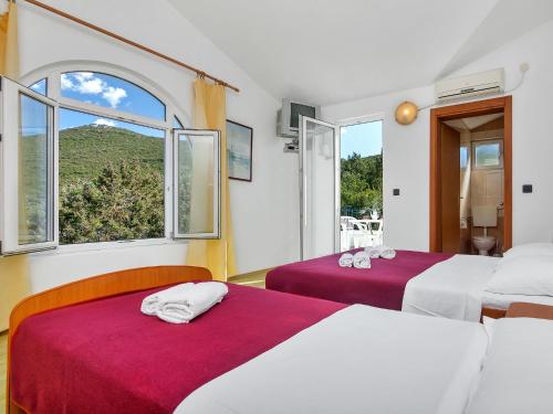 Apartment Rubin-4 by Interhome in Zastražišće