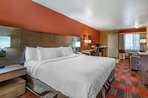 Comfort Inn Flagstaff Lucky Lane I-40 in เนียร์ เซ็นเตอร์