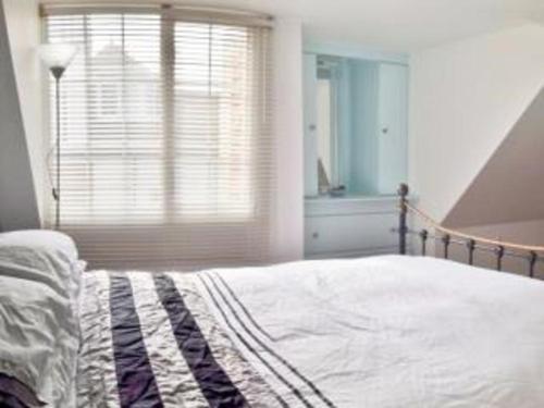 Leylands - Perfect location near town and beach