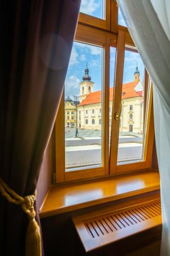 Deluxe King Room with view at Big Square