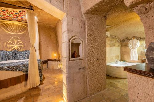 Mystic Cave House - image 2