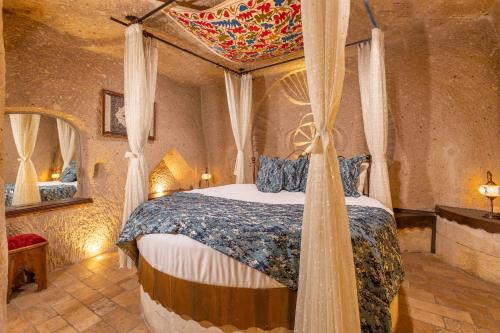 Adora Cave Suites - Room Type - Queen Suite