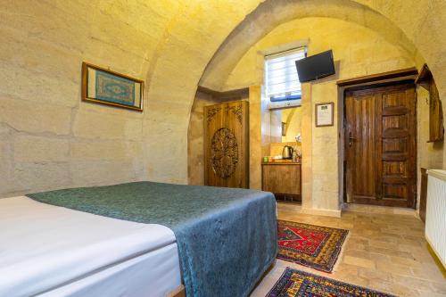 Mystic Cave House - image 9