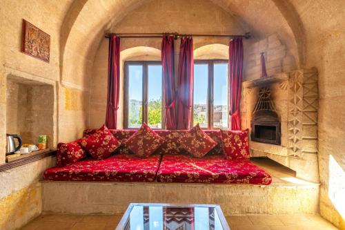 Mystic Cave House - image 12
