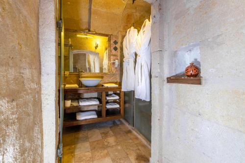 Mystic Cave House - image 5