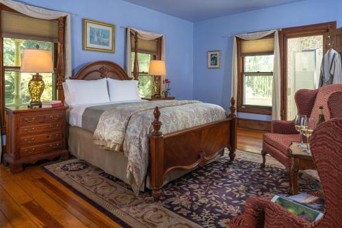Engadine Inn and Cabins in Candler, USA