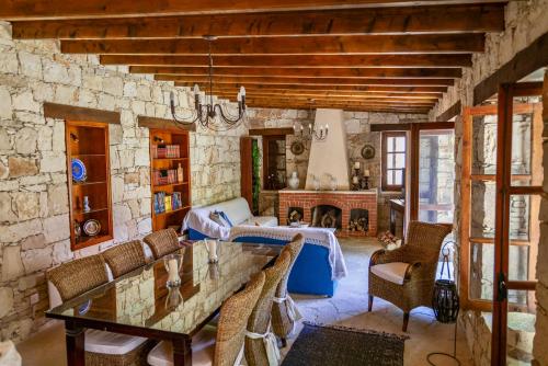 Listed Villa in Laneia in Laneia
