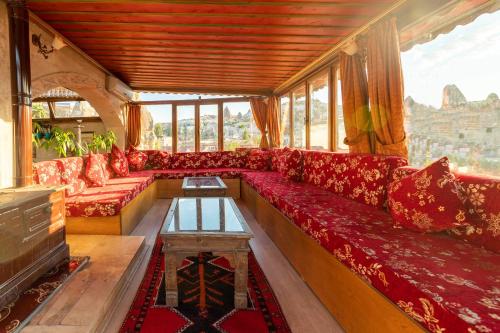 Mystic Cave House - image 13