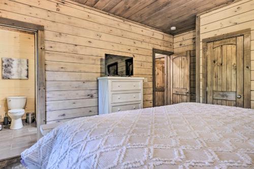 Smoky Cove Cabin with Private Hot Tub and Views! - image 8
