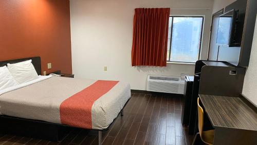 Relax Inn - image 13