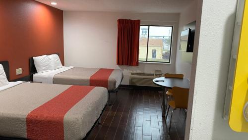 Relax Inn - image 10