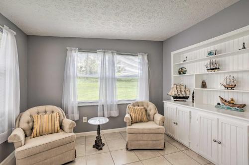 Quaint Okeechobee House with On-Site Lake! - image 2