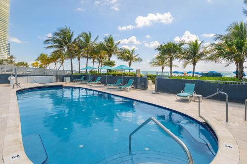 Sunny Isles 1BDR Sea View and Pool in Miami Beach, USA