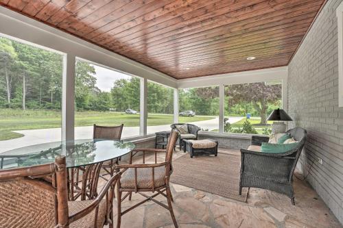 Chic Hideaway with Fire Pit Less Than 2 Miles to Beach! - image 42