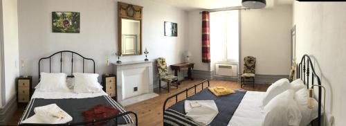 COTTAGE SAINTE GENEVIEVE in Champigny-Sur-Veude