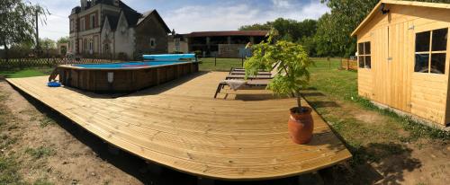 Peldbaseins, COTTAGE SAINTE GENEVIEVE in Champigny-Sur-Veude