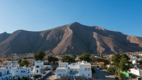 Petra Aqua Villa – Perissa, UT
