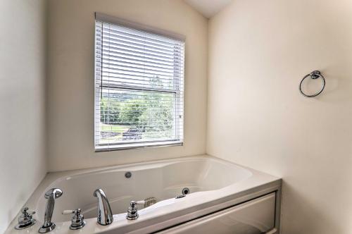 Private Dog-Friendly Home 3 Mi to Elk Mountain in كلاركس سوميت