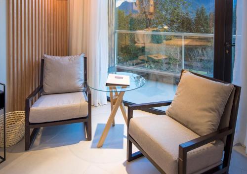 Alto Traful by DOT Boutique Alto Traful Lodge & Suites is perfectly located for both business and leisure guests in Villa Traful. Both business travelers and tourists can enjoy the propertys facilities and services. Service-min