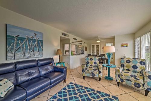Breezy Corpus Christi Condo with Deck and Fishing Dock - image 11