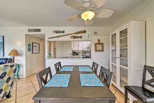 Breezy Corpus Christi Condo with Deck and Fishing Dock in Corpus Christi, USA
