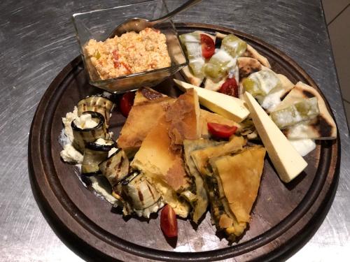 Shpella Guesthouse Theth – Theth, NY