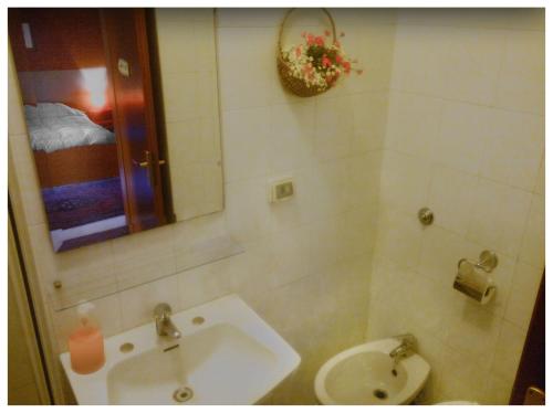 Double Room image 4