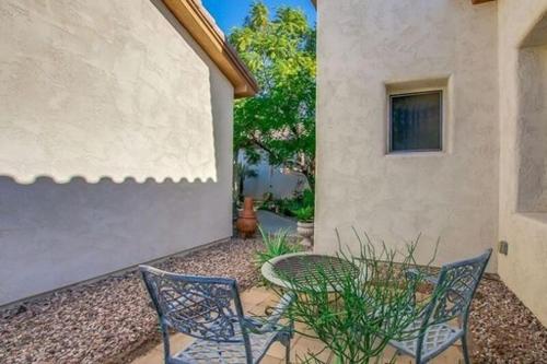 Sweet Casita with Private Courtyard and Fire Pit! home - image 7